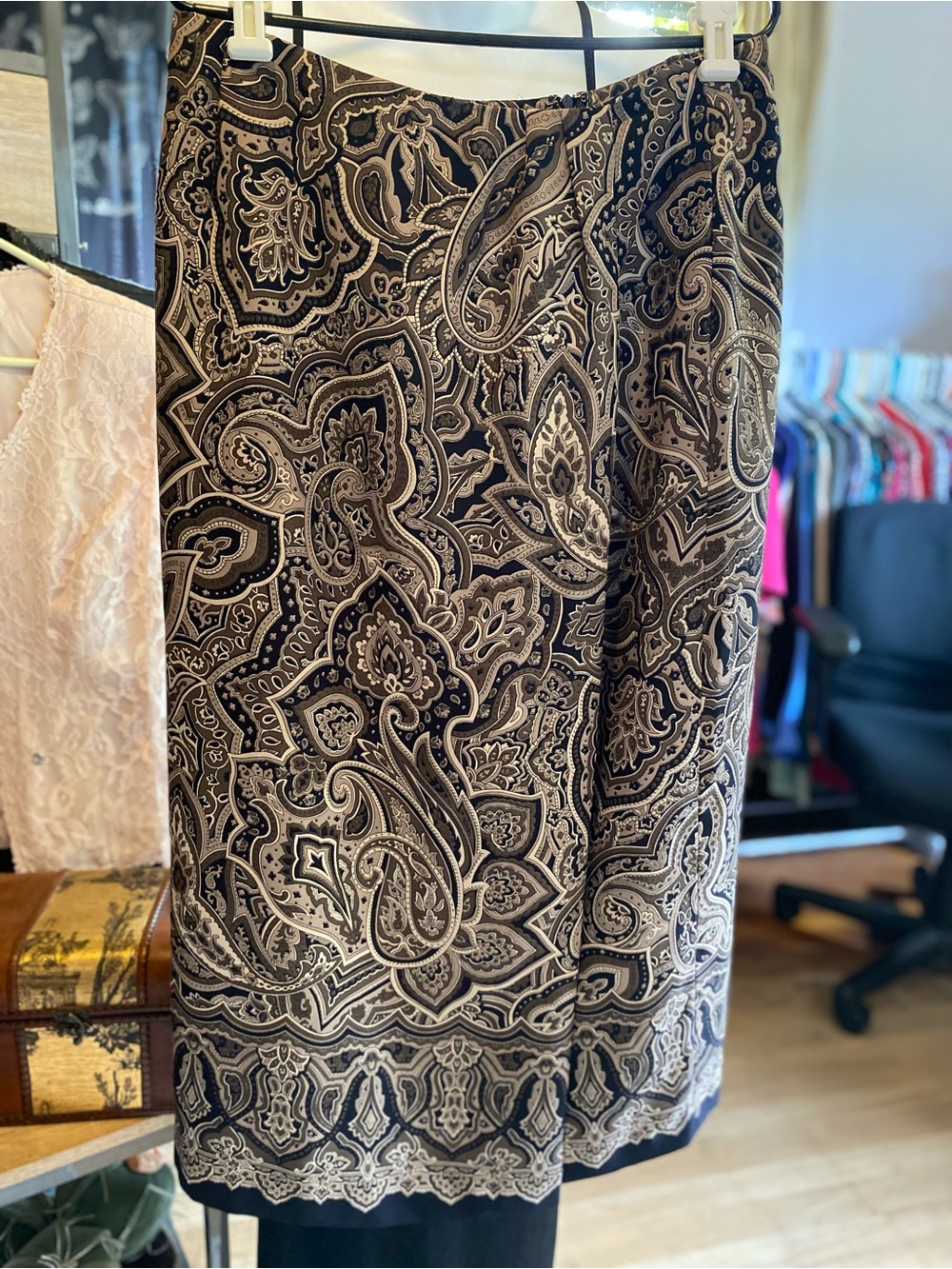 Chaus Black & Cream Paisley Pencil Skirt